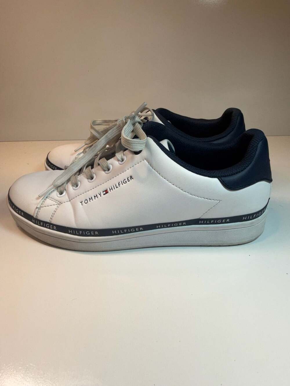 Tommy Hilfiger White and Navy Blue Low Top Sneakers with Logo Tape